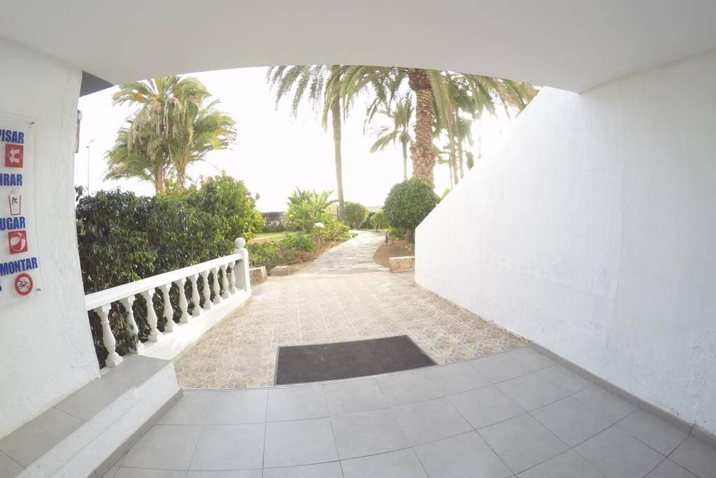 Studio Apartment La Lajilla Located At Beachfront Arguineguin Екстер'єр фото